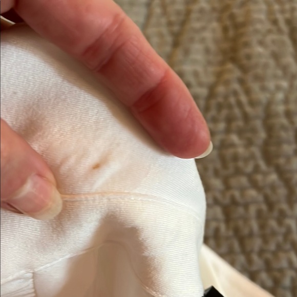 Elegant White Button-Up Women's Top - Picture 6 of 7